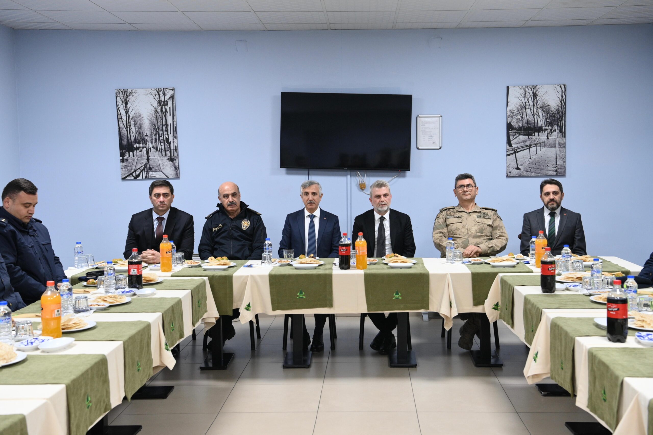 Baskan Gorgel ve Vali Unluerden Yilbasi Gecesi Ziyaretleri 2 scaled