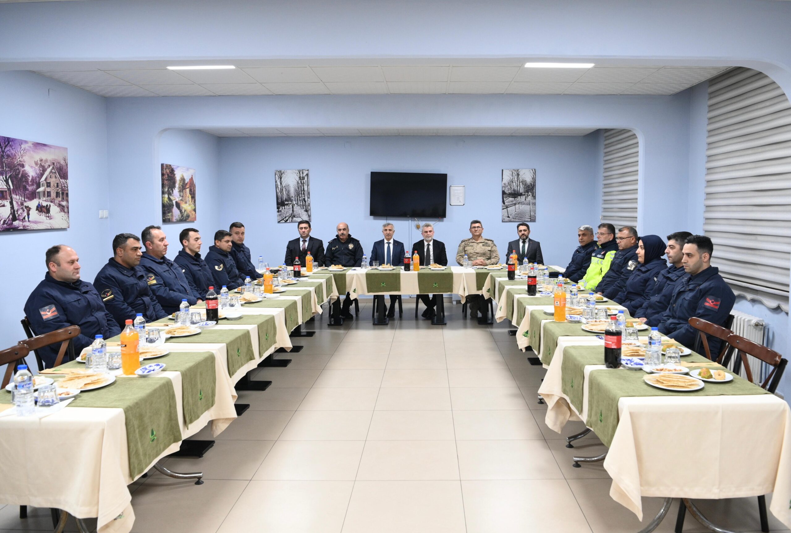 Baskan Gorgel ve Vali Unluerden Yilbasi Gecesi Ziyaretleri 4 scaled