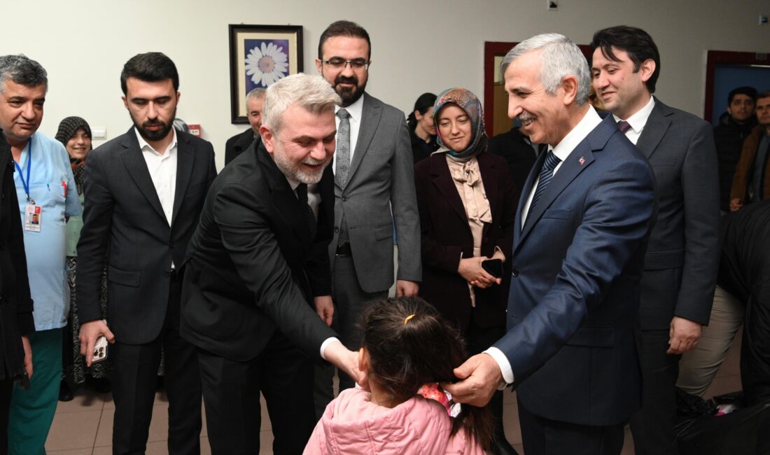 Büyükşehir Belediye Başkanı Fırat Görgel, Vali Mükerrem Ünlüer ve şehir