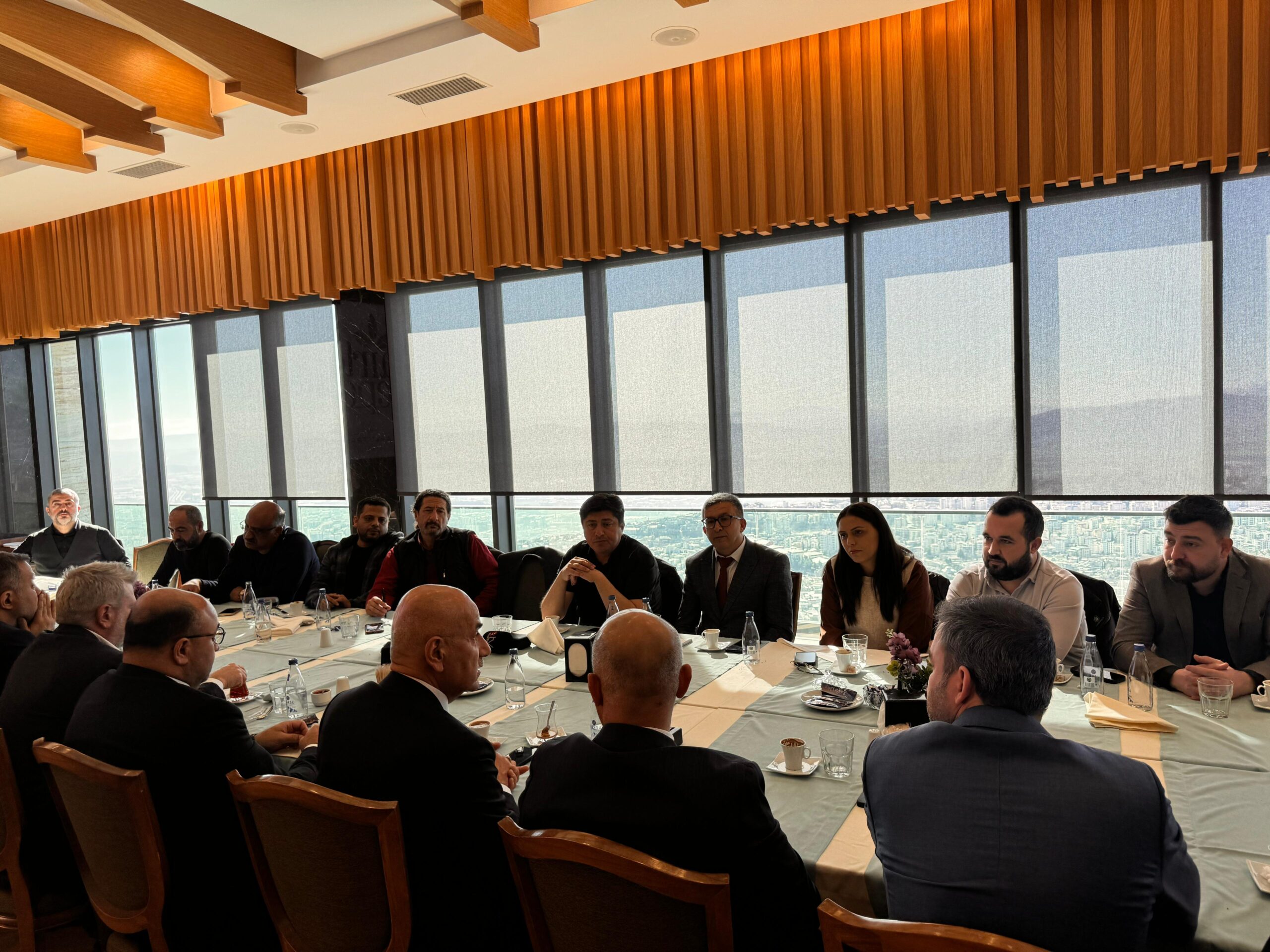 Uluslararası Gazeteciler ve Yazarlar Derneği (UGİYAD) Yönetim Kurulu ve üyeleri,