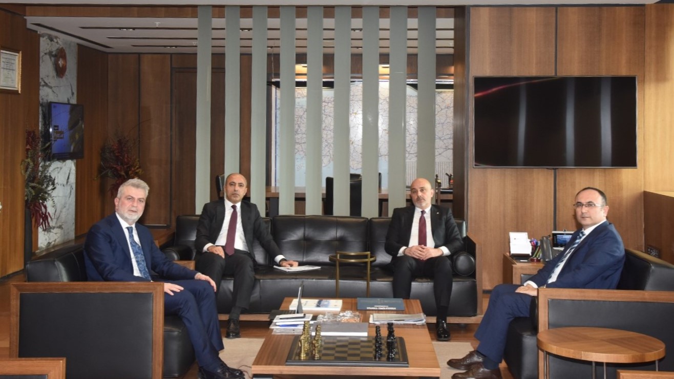 Karayolları Genel Müdürü Ahmet Gülşen ile bir araya gelen Başkan