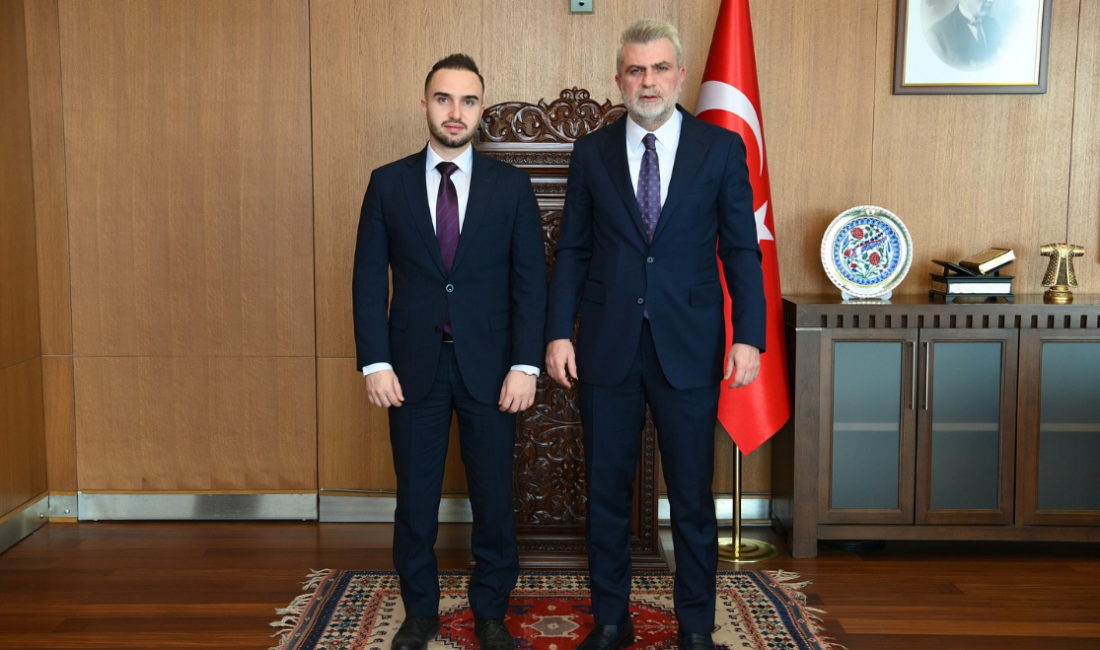 Büyükşehir Belediyesi bünyesinde faaliyet gösteren Gençlik Meclisi, yeni üyelerini arıyor.