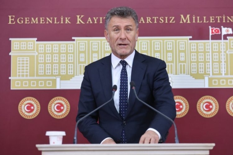 CHP Bursa Milletvekili Orhan Sarıbal, 6 Şubat'ta Kahramanmaraş'ta depremzedelerin acılarını