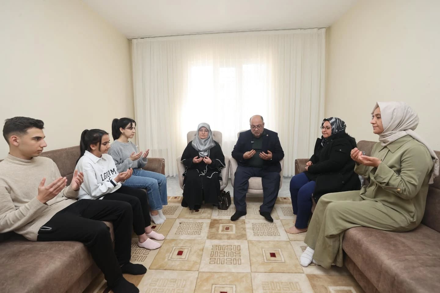 Kahramanmaraş Dulkadiroğlu Belediye Başkanı Mehmet Akpınar, eşi Fatma Akpınar ve