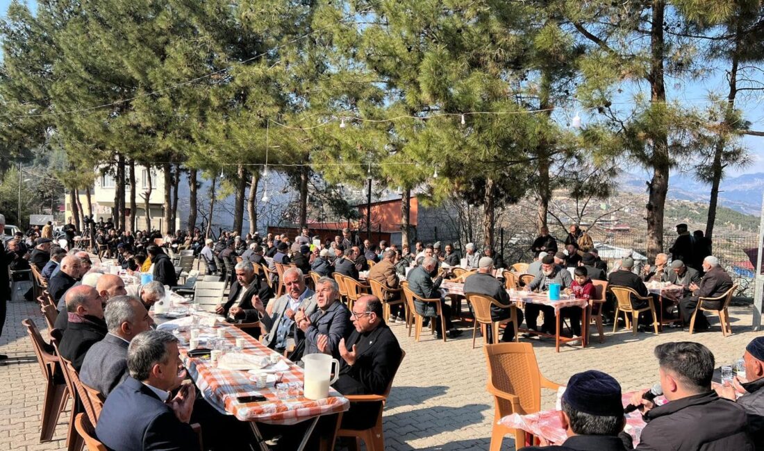 AK Parti Onikişubat İlçe Başkan Yardımcısı Celal Özbilir ve teşkilat
