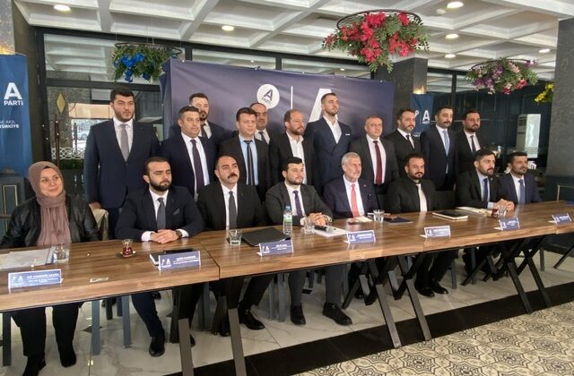 Anahtar Parti Kahramanmaraş İl Başkanlığı, yeni yönetim kadrosuyla düzenlediği toplantıda,