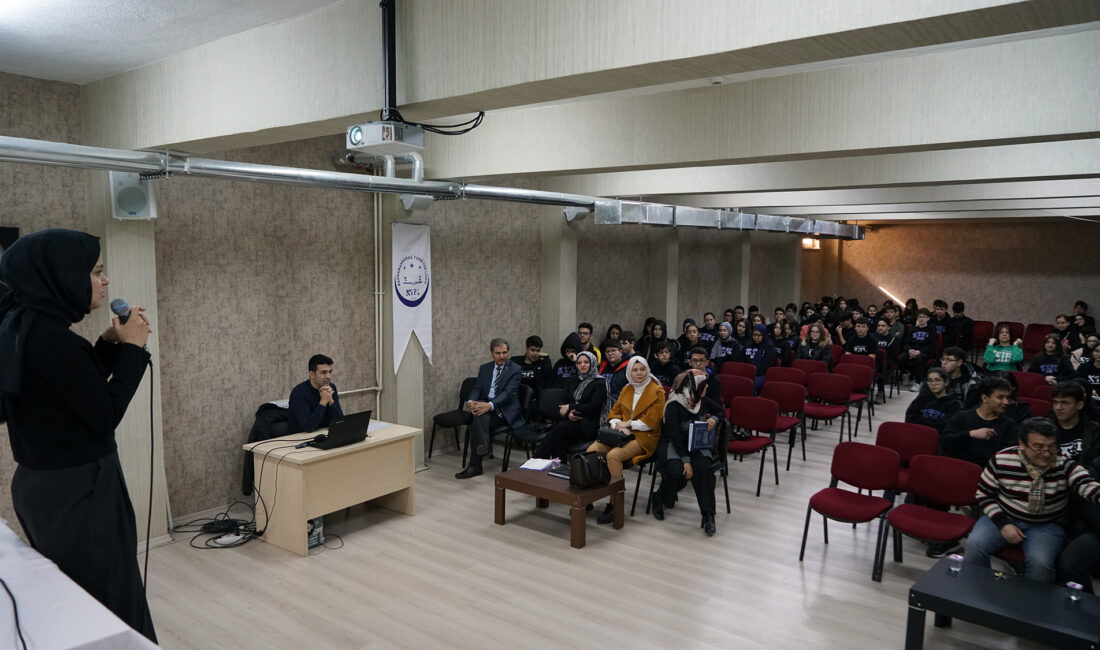 Büyükşehir Belediyesi, okur - yazar buluşmaları kapsamında öğrencileri edebiyatın usta