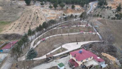Onikişubat Belediyesi, ilçenin dört bir yanında gerçekleştirdiği çevre düzenleme ve