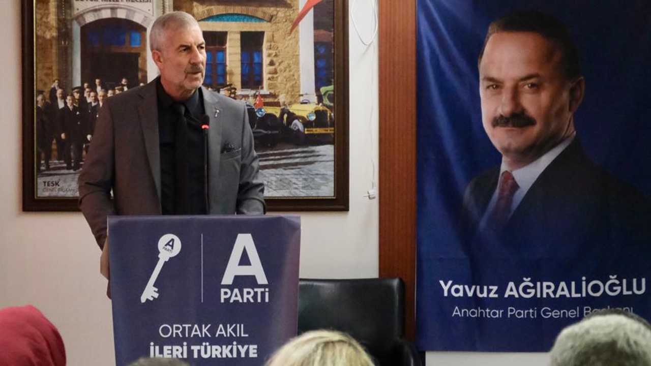 Anahtar Parti Kahramanmaraş İl Başkanı Fatin Rüştü Kayıran, eğitimde özellikle