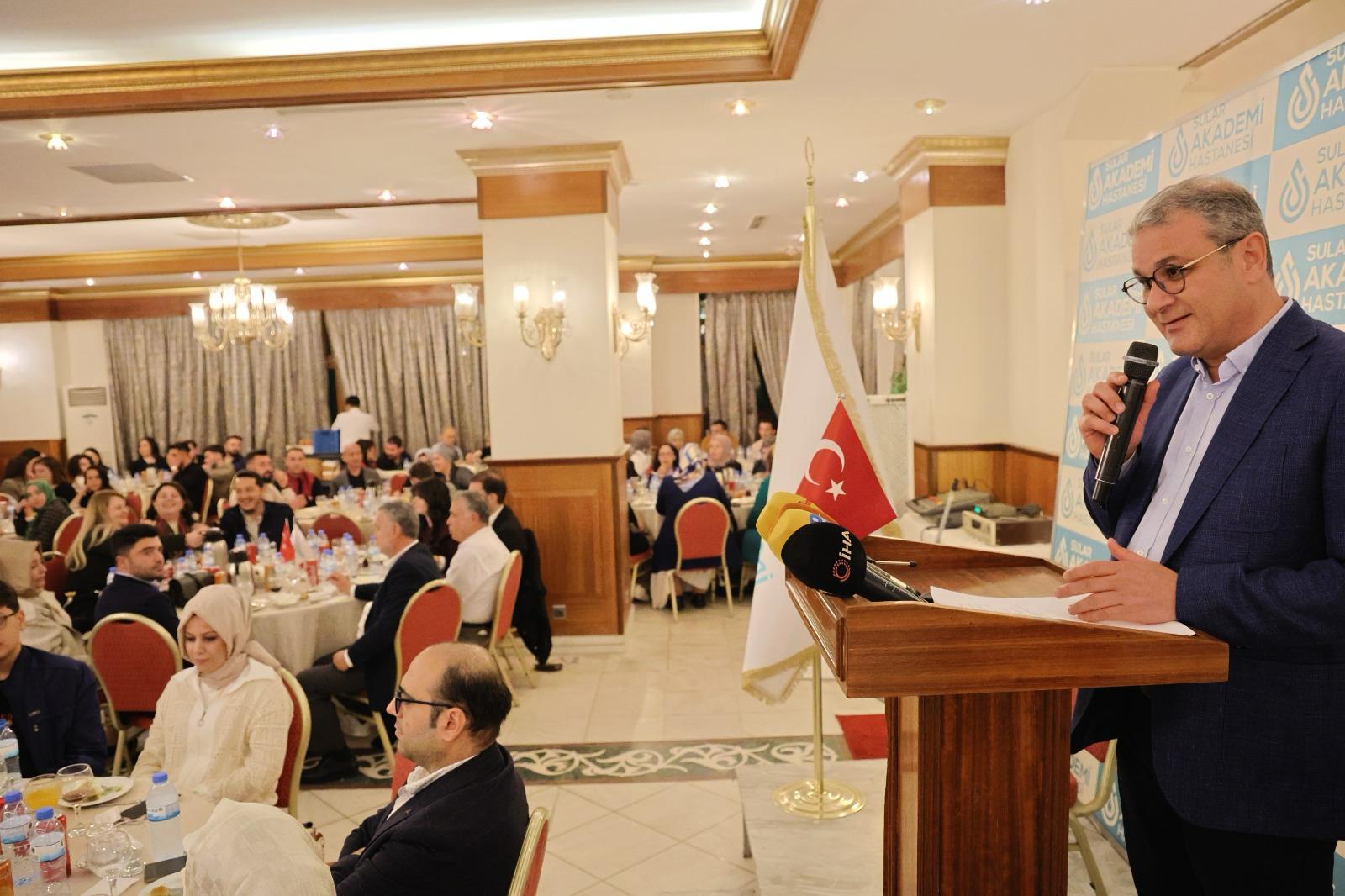 Kahramanmaraş'ta Özel Sular Akademi Hastanesi, çalışanlarını iftar sofrasında buluşturdu. Hastane