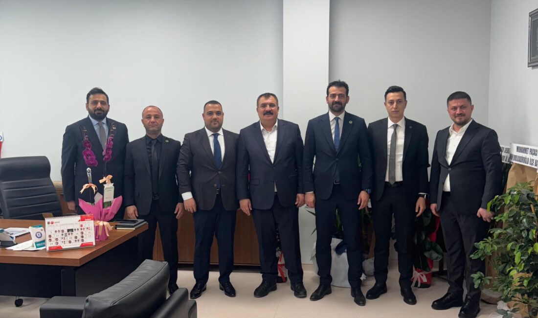 Kahramanmaraş Ülkü Ocakları Başkanı Ali Rıza Gedemenli ve beraberindeki heyet,