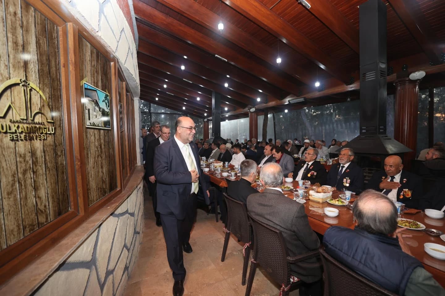 Dulkadiroğlu Belediye Başkanı Mehmet Akpınar, düzenlediği iftar programında Yeniden Refah