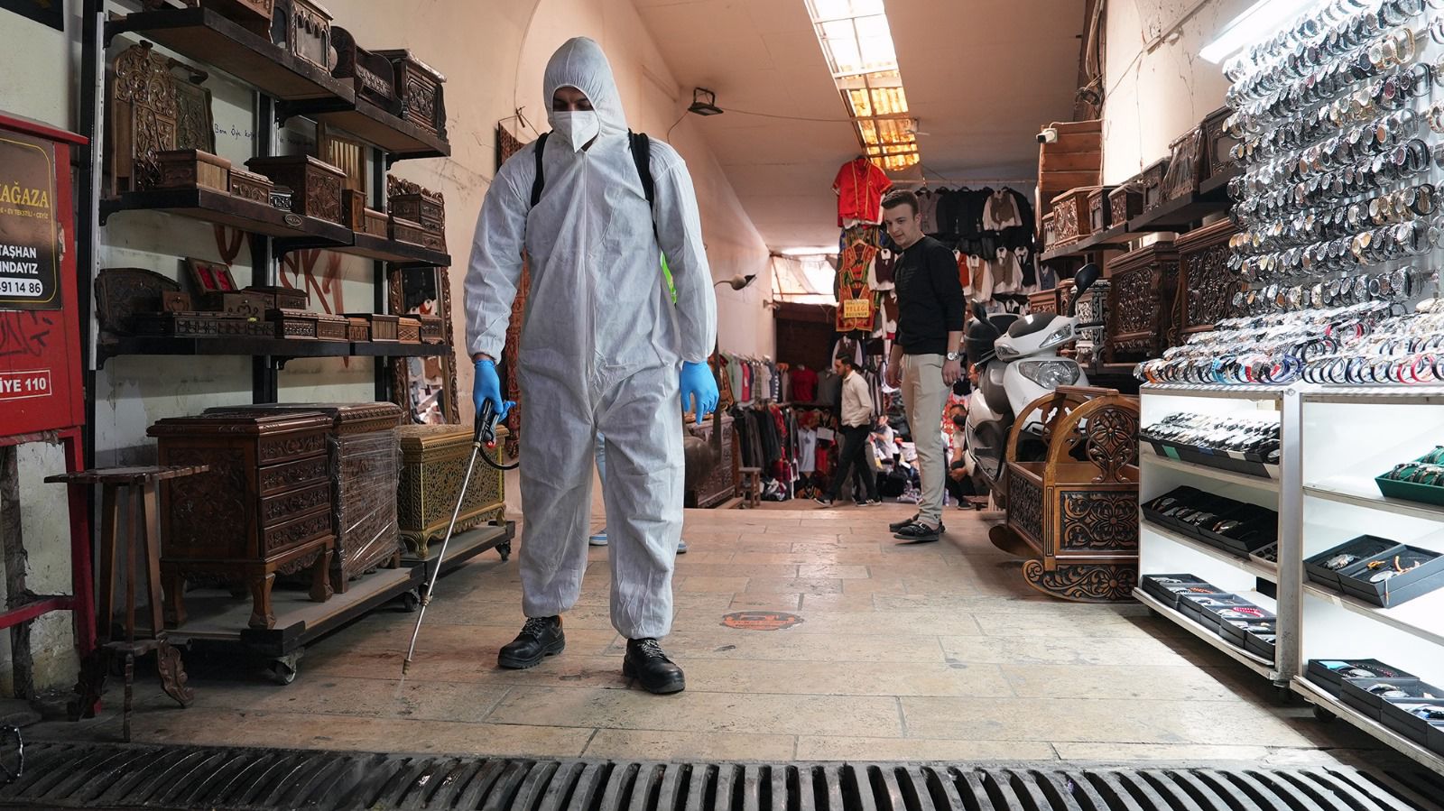 Büyükşehir Belediyesi, Ramazan Bayramı öncesi şehirde geniş kapsamlı bir ilaçlama