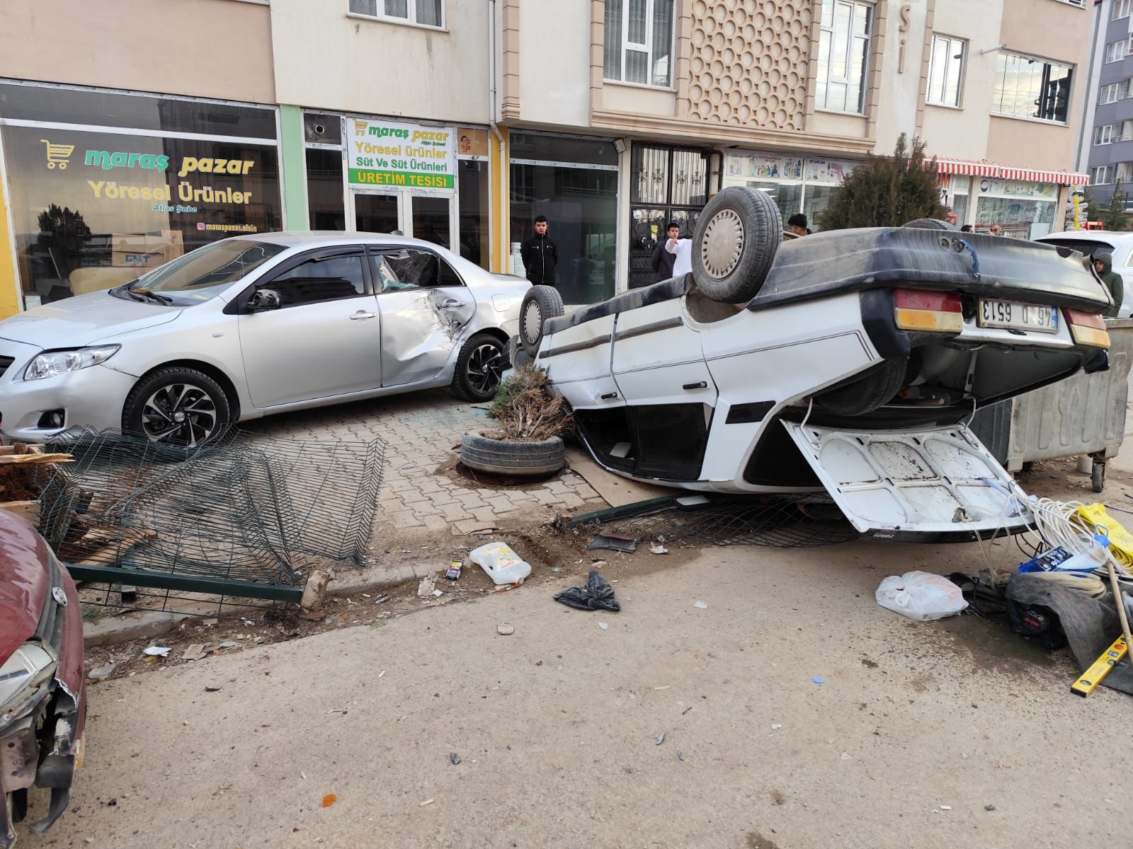 Kahramanmaraş’ın Afşin ilçesinde trafik kazası meydana geldi. Kazada bir araç