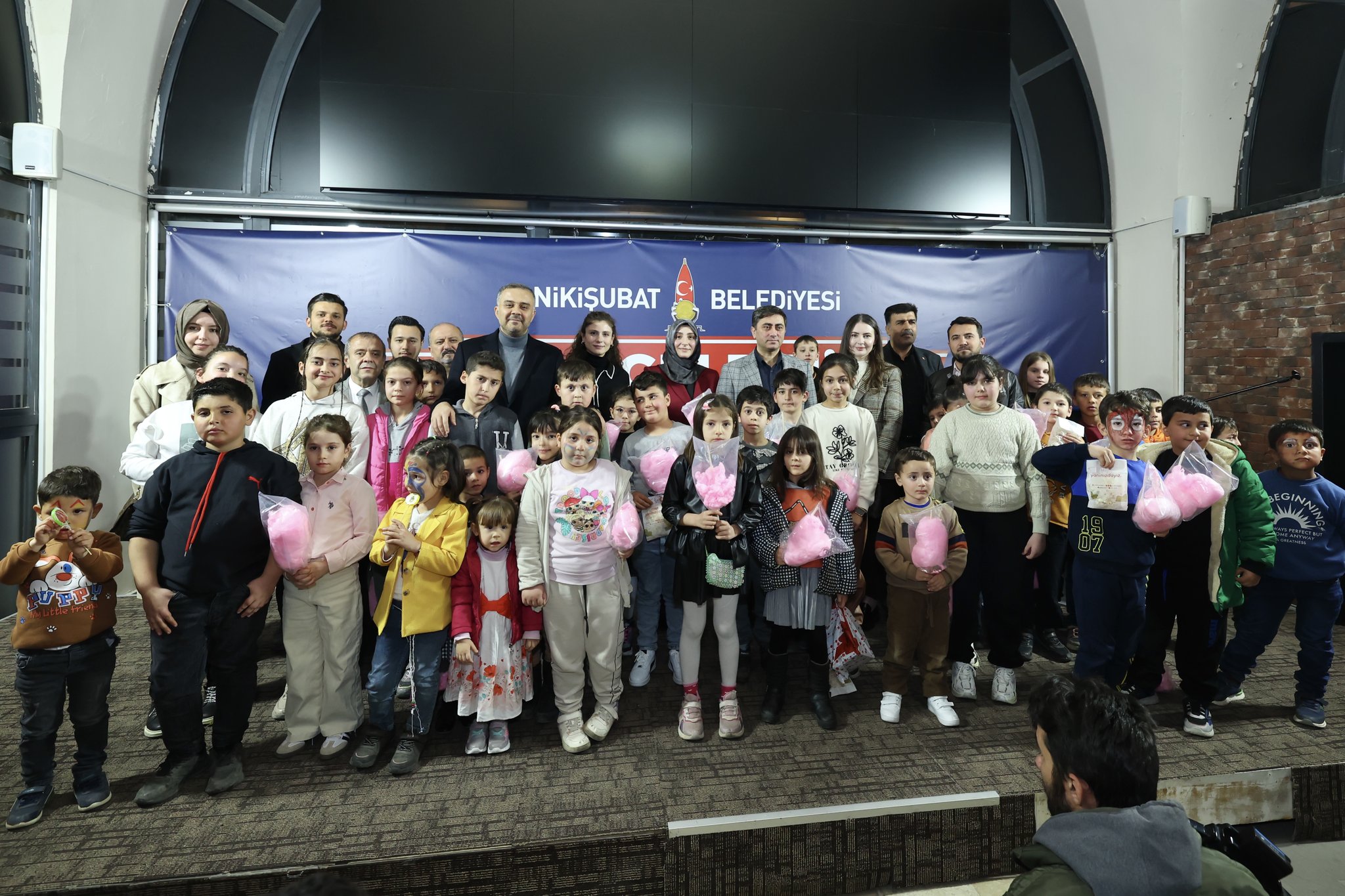 Onikişubat Belediyesi, Ramazan ayında sosyal yardımlarını artırarak vatandaşların yanında olmaya