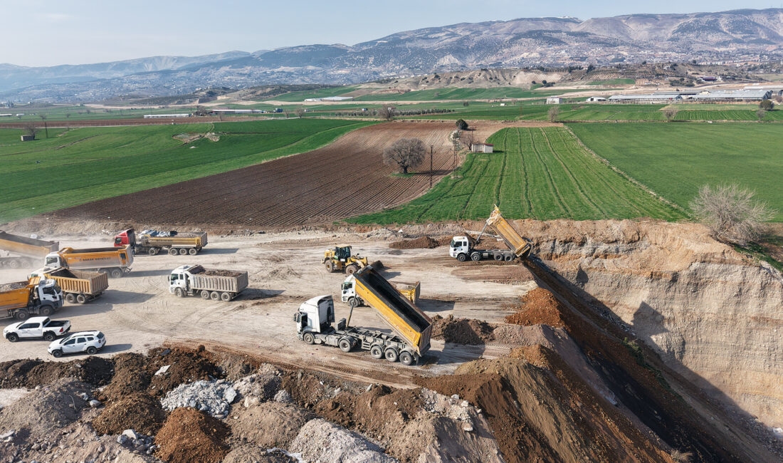 Büyükşehir Belediyesi, hafriyat taşıyan araçlara yönelik denetimlerini yoğun şekilde sürdürüyor.