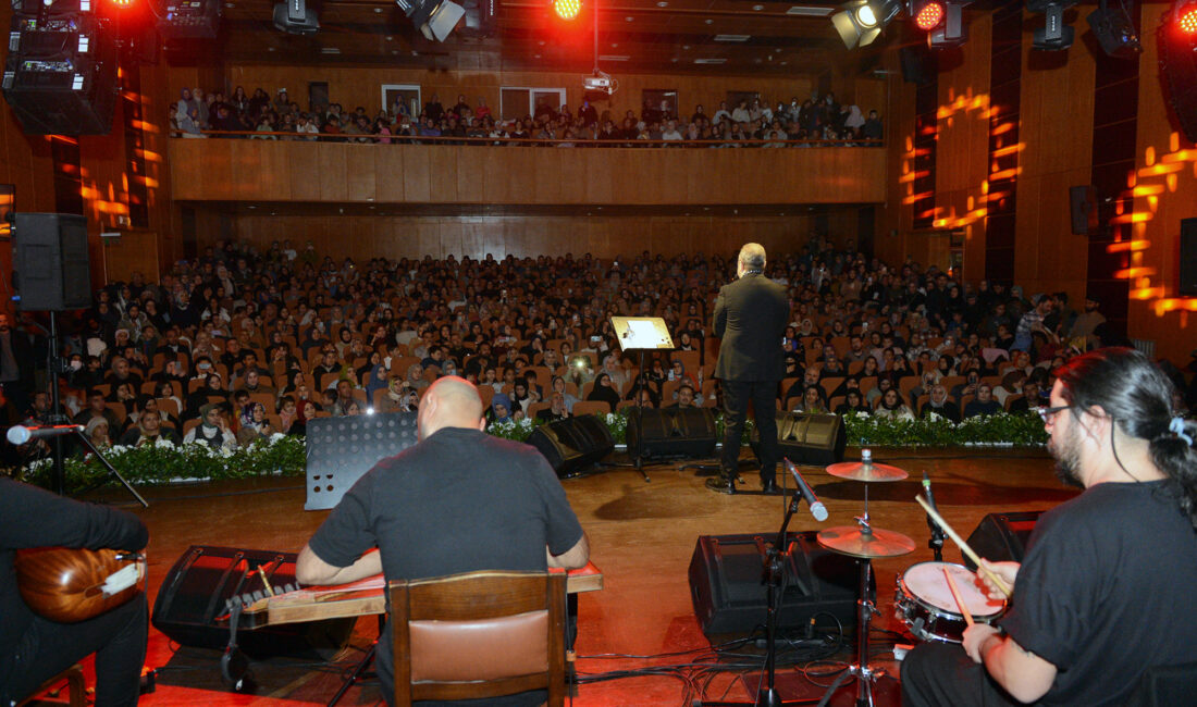 Büyükşehir Belediyesinin Ramazan etkinlikleri çerçevesinde sahne alan sevilen sanatçı Mustafa
