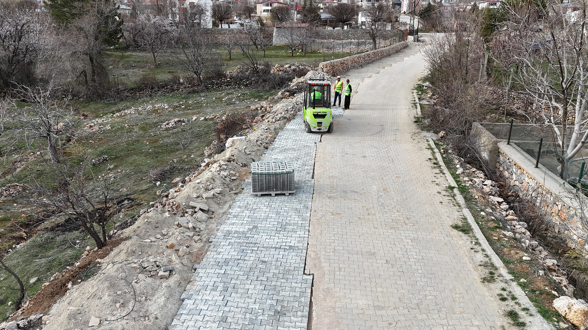 Şehir genelinde altyapı seferberliği aralıksız sürerken, Nurhak’ta İlbank tarafından tamamlanan