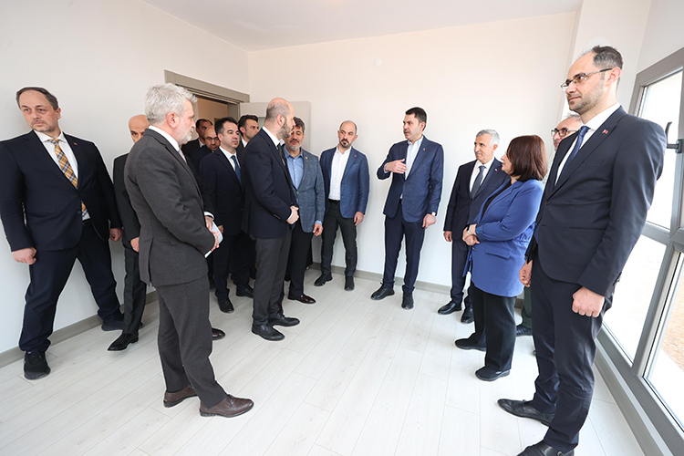 Büyükşehir Belediyesi tarafından düzenlenen programda konuşan Çevre, Şehircilik ve İklim