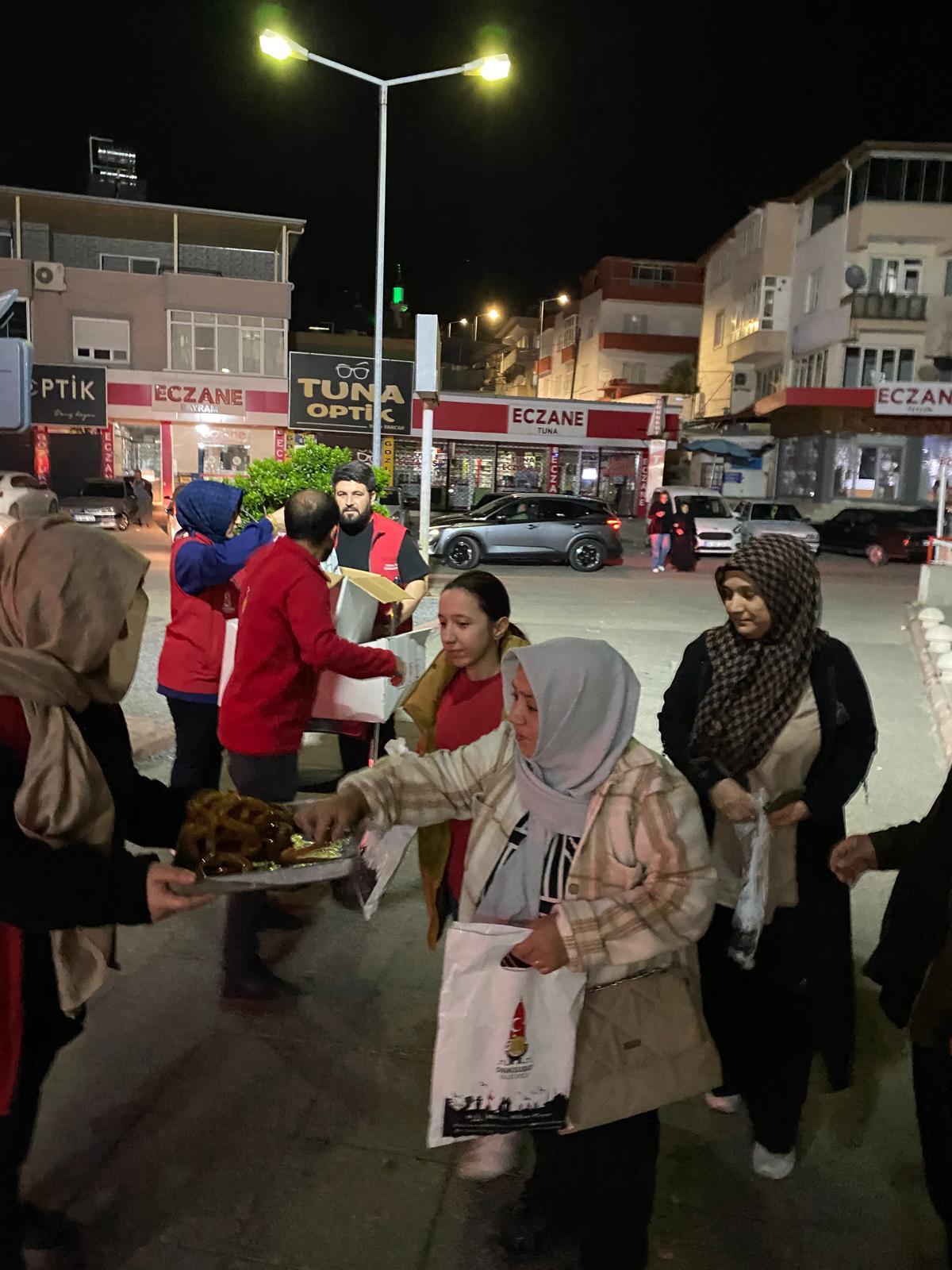 Onikişubat Belediyesi, milli ve dini bayramlar başta olmak üzere kandil