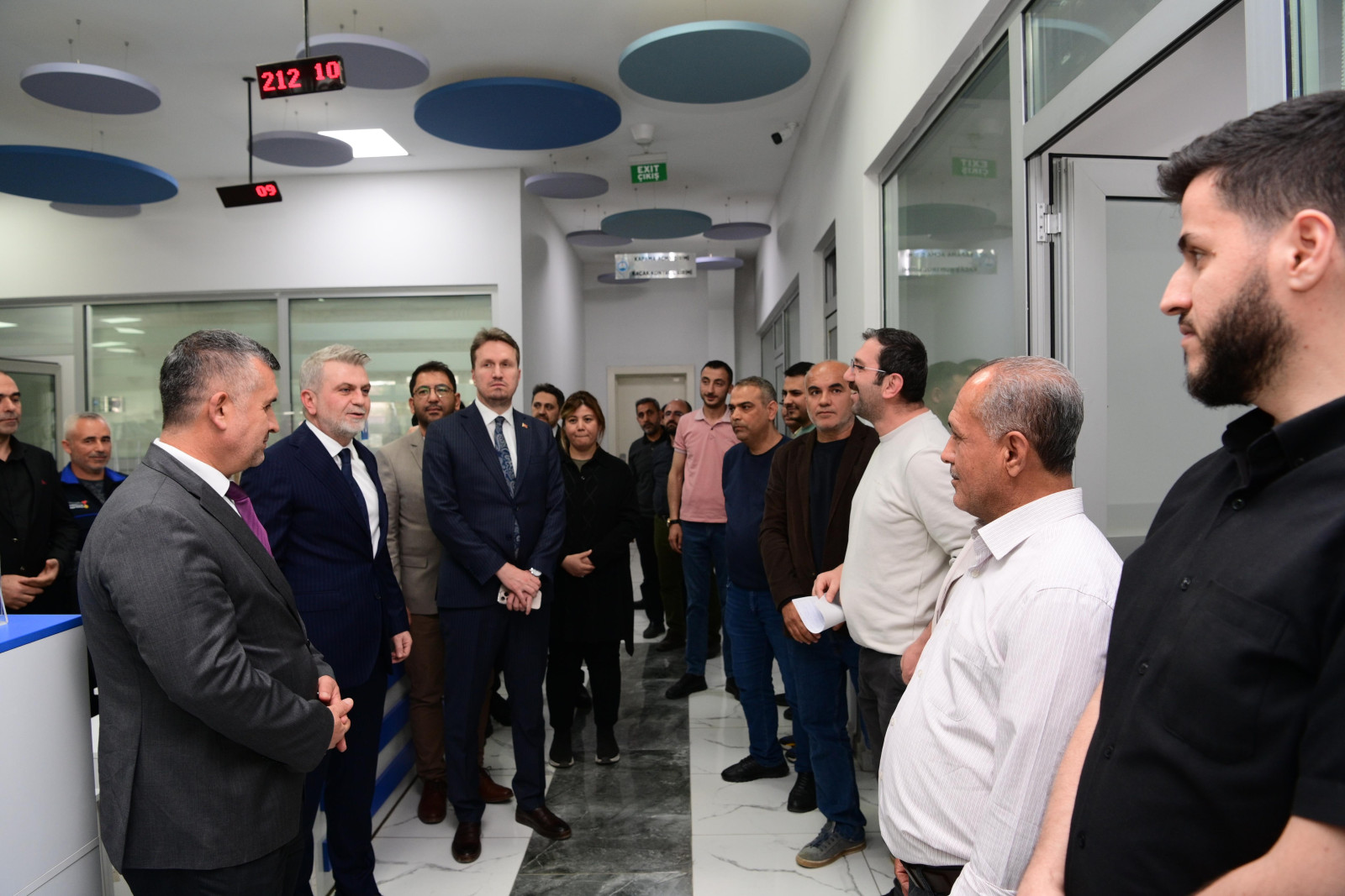 Ramazan Bayramı öncesi birimleri tek tek ziyaret edip belediye personellerinin