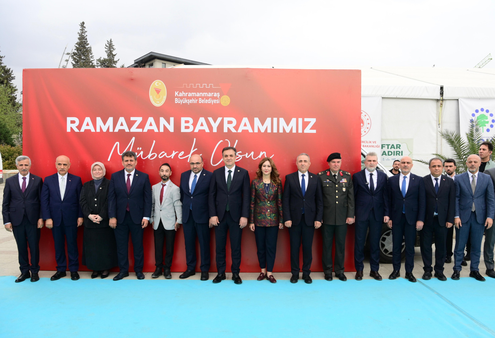 Milli İrade Meydanı’nda düzenlenen geleneksel bayramlaşma törenine katılan Başkan Görgel,