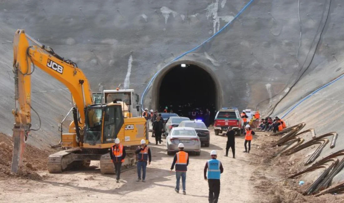 Kayseri'nin Karaçimse mevkiinde, hızlı tren hattı inşaatı sırasında tünel açma