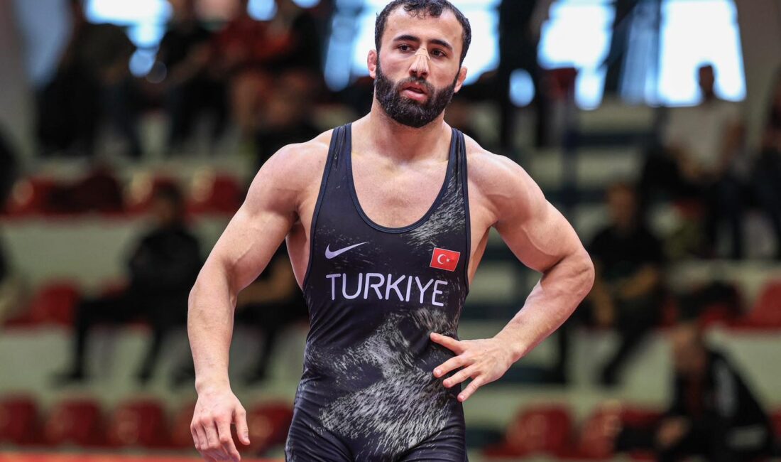 Kahramanmaraşlı milli güreşçi Burhan Akbudak, Arnavutluk’un başkenti Tiran’da düzenlenen Muhamet