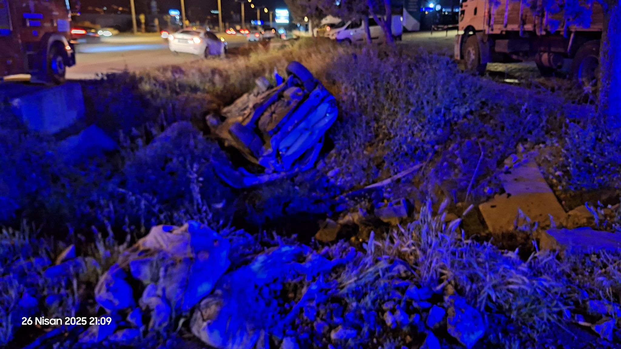 Kahramanmaraş’ta meydana gelen trafik kazasında otomobilin kontrolden çıkarak su kanalına