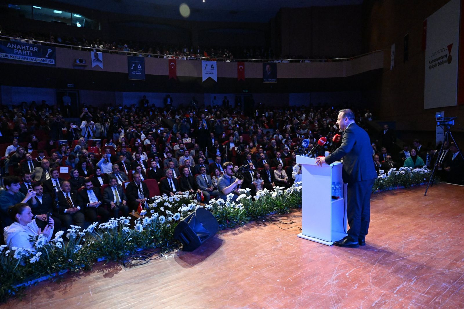 Anahtar Parti Genel Başkanı Yavuz Ağıralioğlu, bir dizi temaslarda bulunmak
