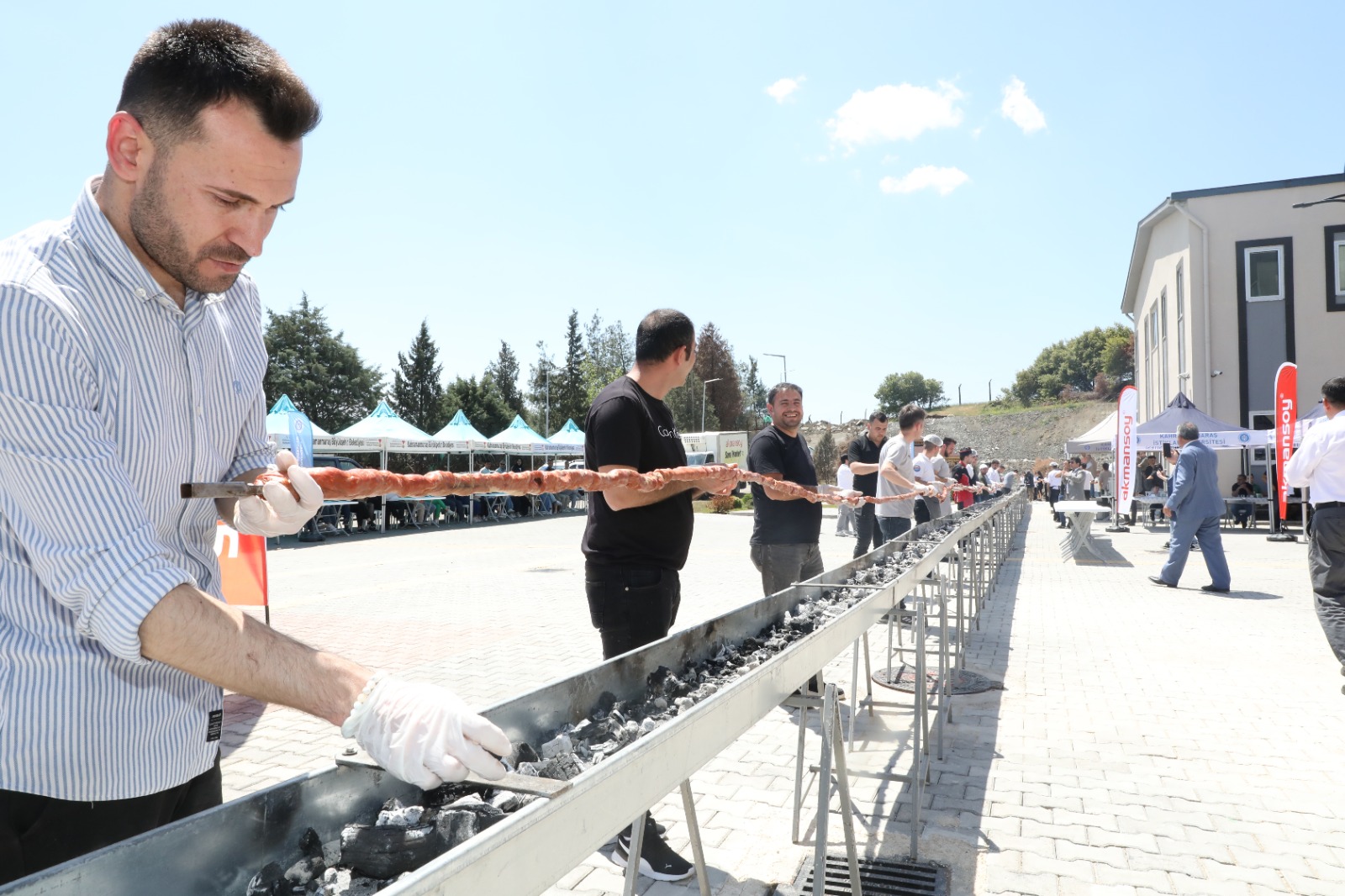 Kahramanmaraş İstiklal Üniversitesi ve Akmansoy Marketler iş birliği ile öğrencilere
