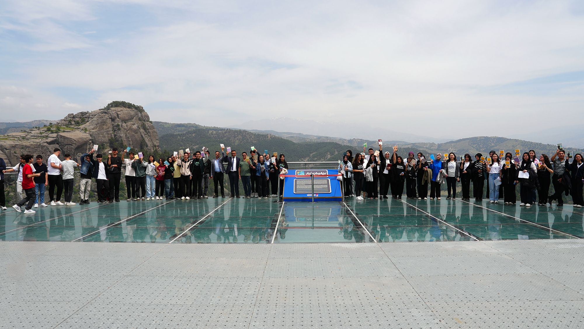 Büyükşehir Belediyesinin 5. Uluslararası Şiir ve Edebiyat Günleri kapsamında Ali