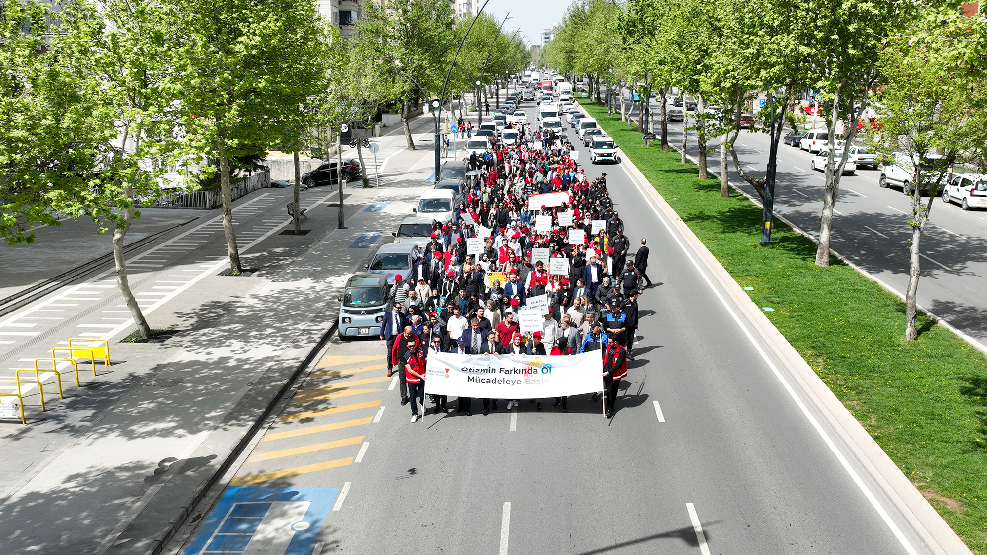 Büyükşehir Belediyesi, paydaş kurumlar iş birliğiyle otizme dikkat çekmek için