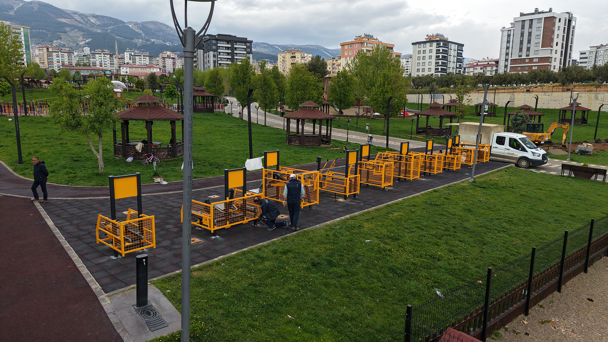 Kahramanmaraş Büyükşehir Belediyesi, park ve mesire alanlarında kapsamlı bakım, onarım