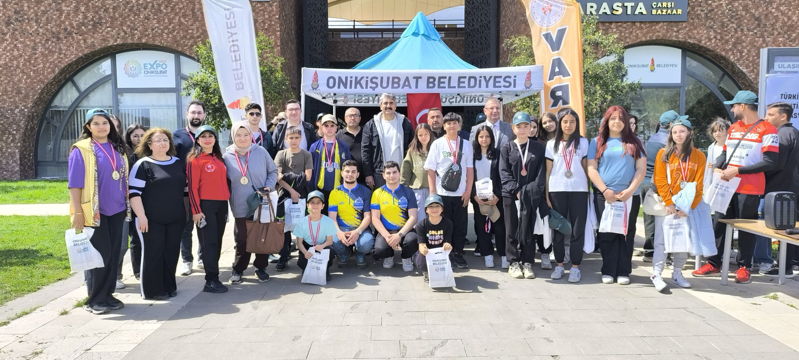 Onikişubat Belediyesi, Kütüphaneler Haftası kapsamında düzenlediği oryantiring etkinliği ile spor