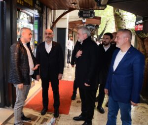 Kapalı Çarşı’da esnaf ve vatandaşlarla bir araya gelen Başkan Görgel,