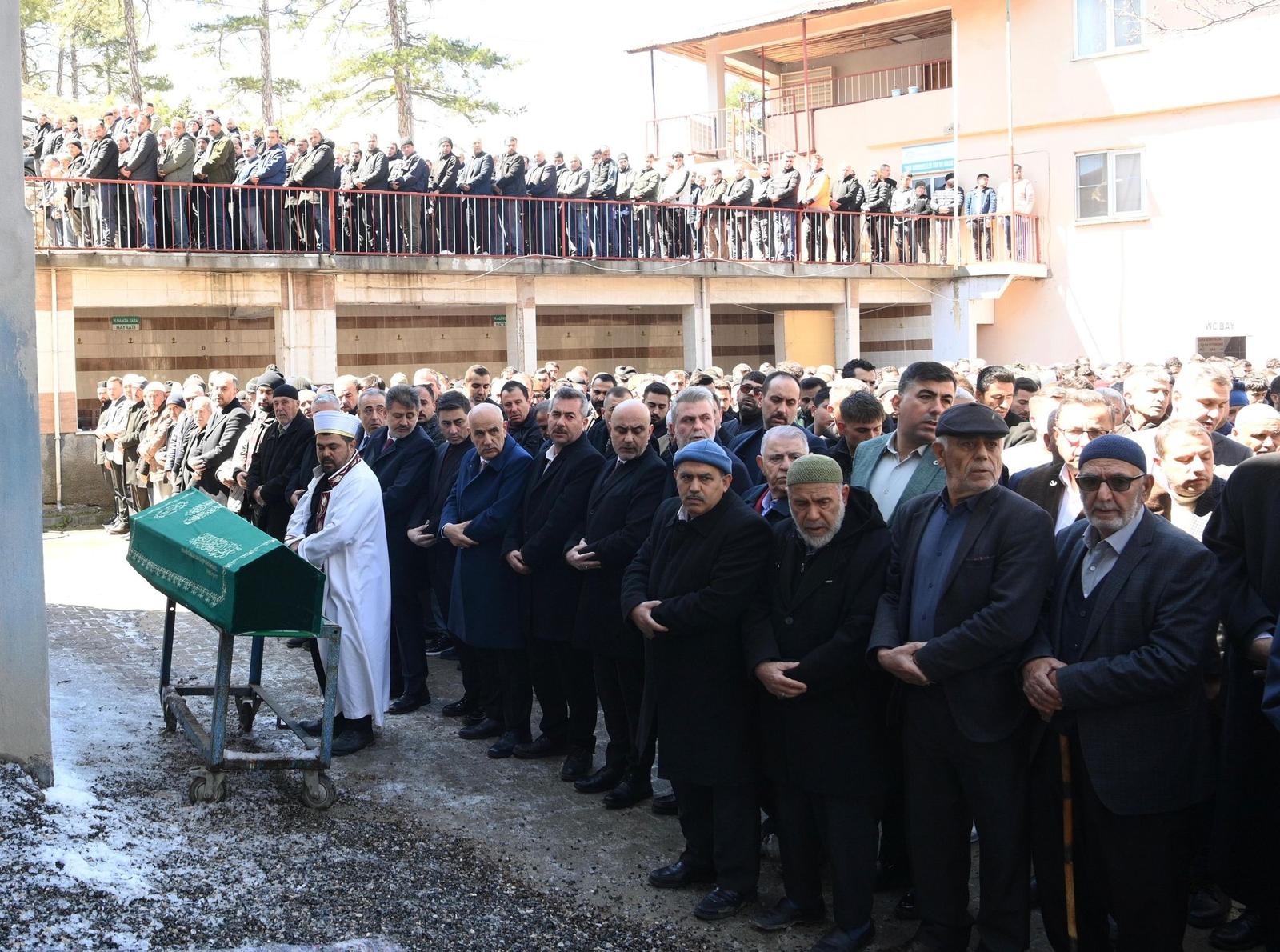 Büyükşehir Belediye Başkanı Fırat Görgel, Onikişubat Tekir Mahalle Muhtarı Ali