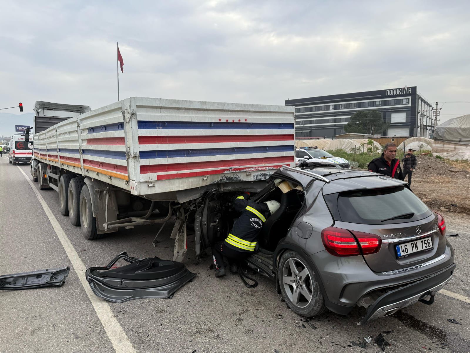 Kahramanmaraş'ta sabah saatlerinde Adana yolu üzerinde bulunan Aksu Kavşağı'nda üzücü