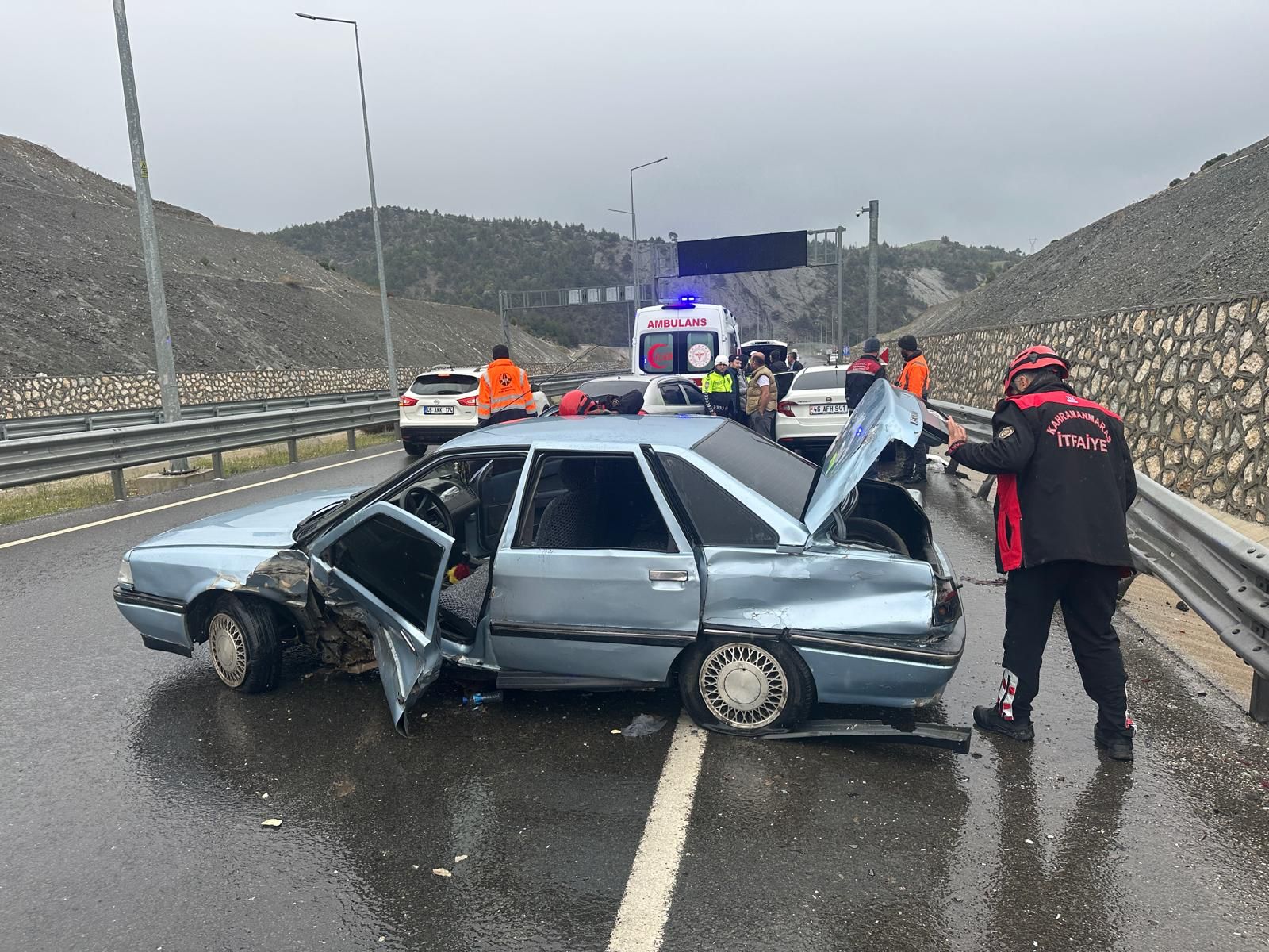 Kahramanmaraş'ta bugün Kürtül Mevki Sezai Karakoç Tüneli çıkışında kısa aralıklarla