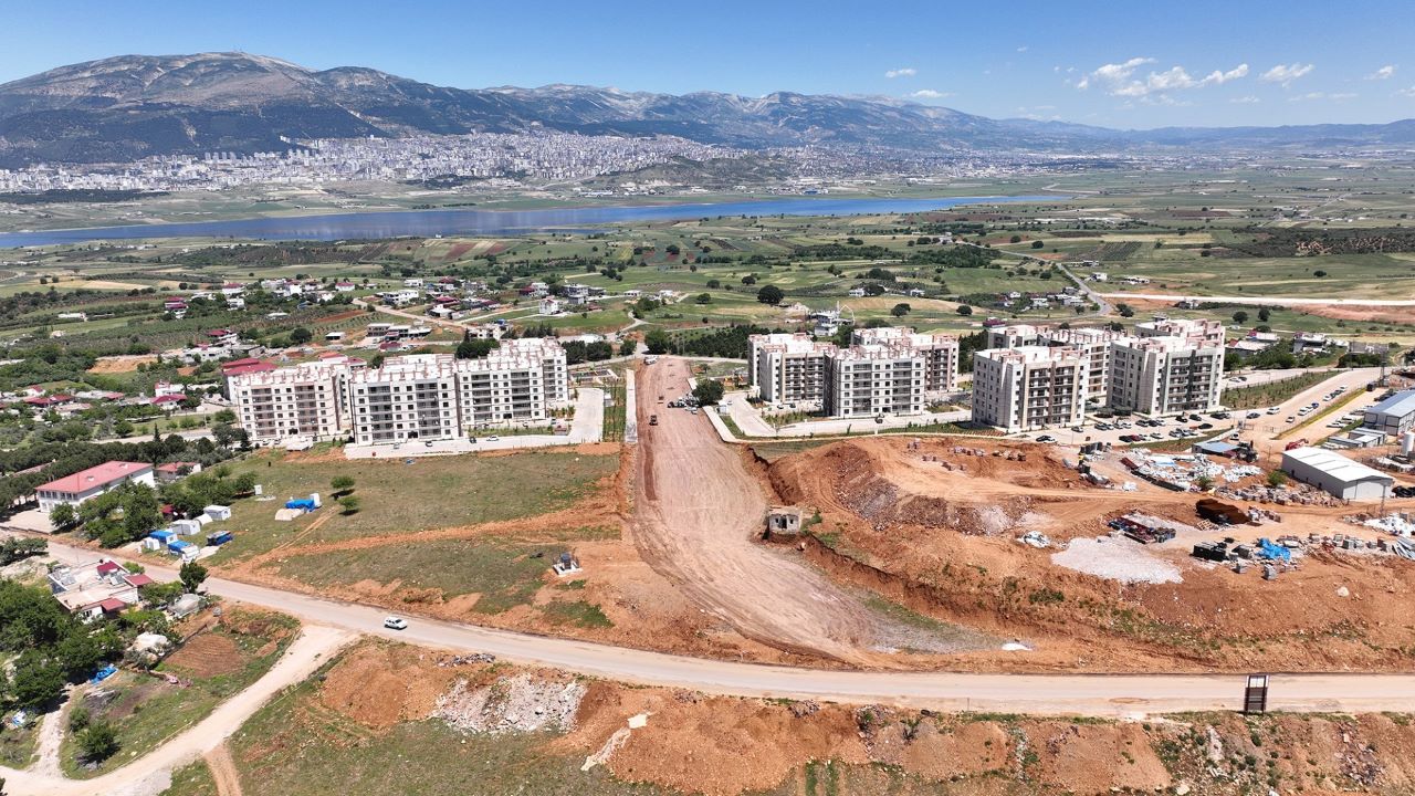 Kahramanmaraş'ın Onikişubat ilçesinde Kurtlar, Önsen ve Yeşilyurt mahallelerini kapsayan geniş