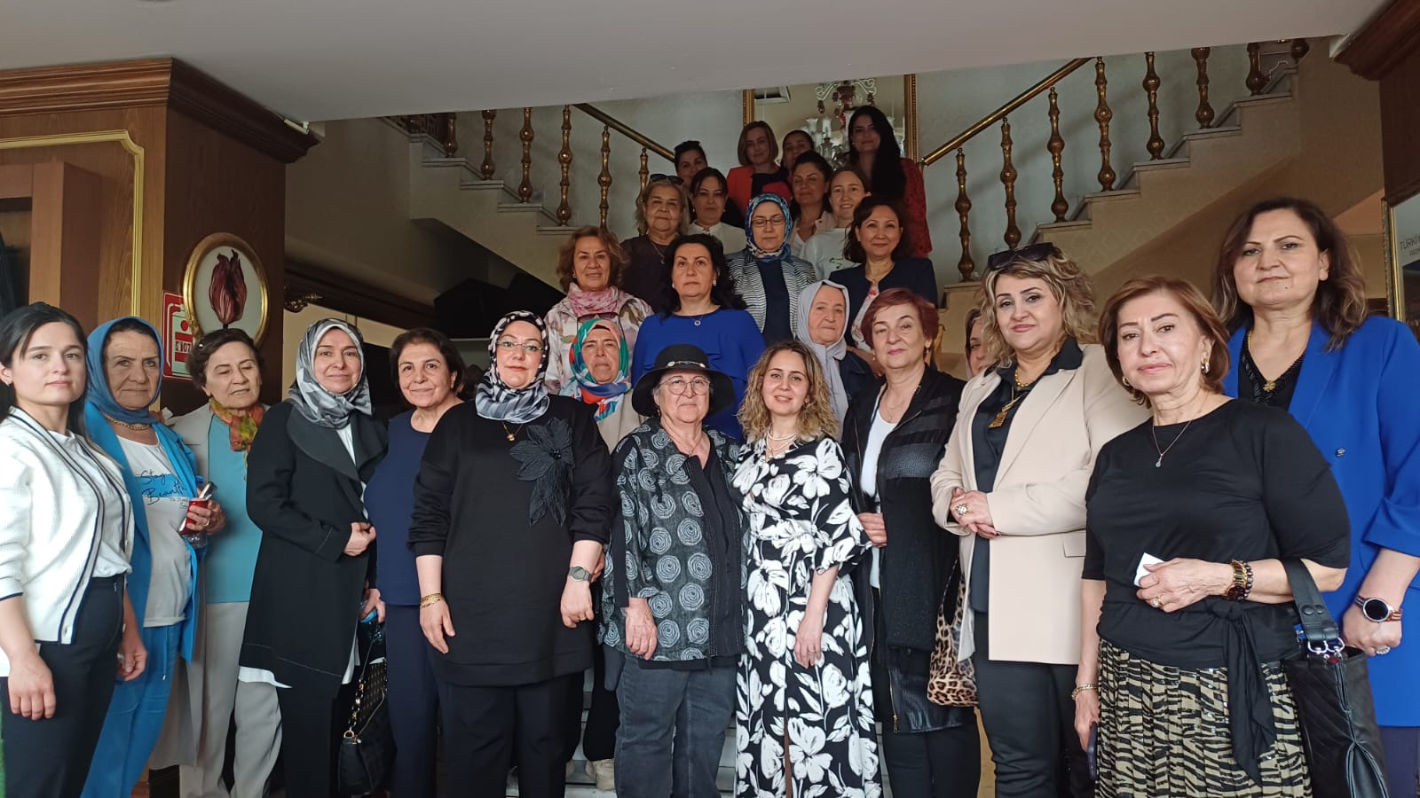 Kahramanmaraş Eğitim Vakfı’nın Anneler Günü programı, Çukurambar MADO’da büyük bir