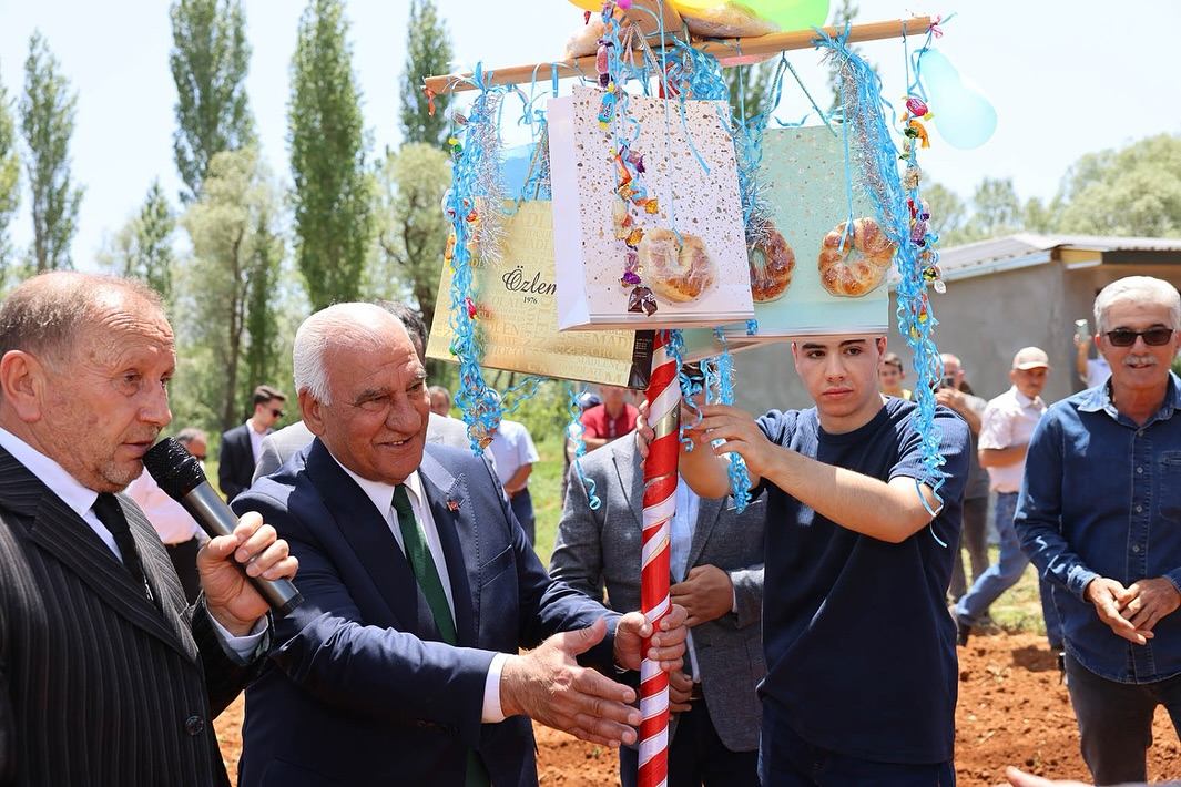 Kahramanmaraş'ın Göksun ilçesine bağlı Ortatepe Mahallesi'nde her yıl geleneksel olarak