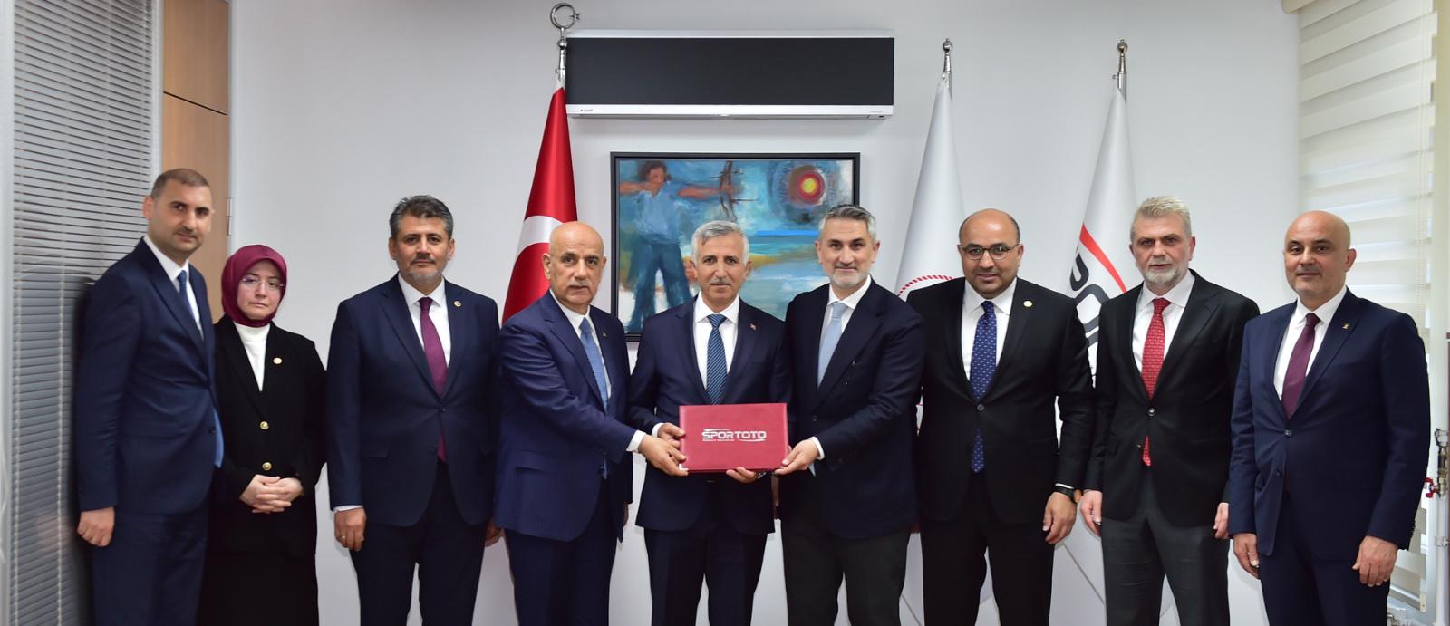 Kahramanmaraş’a kazandırılacak stadyumun yapım protokolü Spor Toto Teşkilat Başkanlığında imzalandı.Büyükşehir