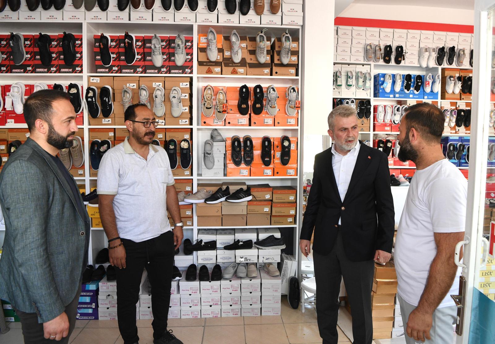 Büyükşehir Belediye Başkanı Fırat Görgel, Dulkadiroğlu Kanuni Mahallesi’nde esnaf ve