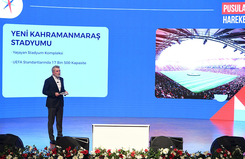 Mehmet Akif Ersoy Kültür Merkezi’nde düzenlenen programda Büyükşehir Belediye Başkanı