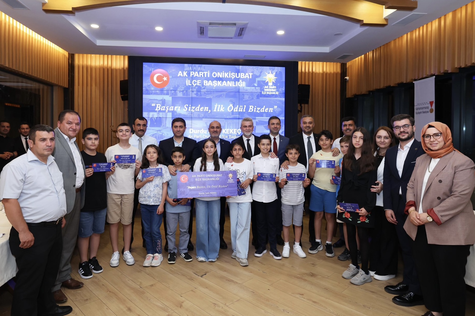 Kahramanmaraş’ta bursluluk sınavında 500 tam puan alarak Türkiye genelinde büyük