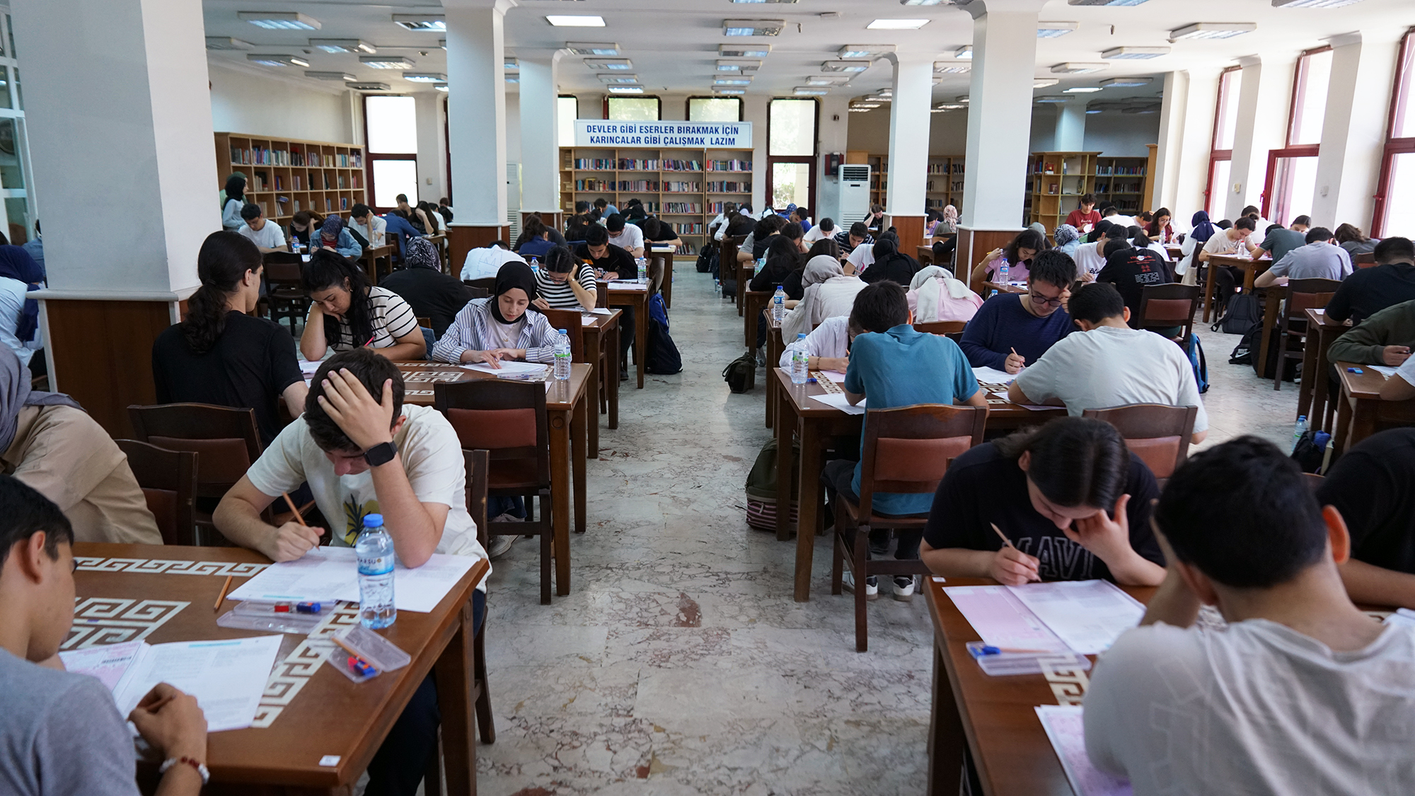 LGS’ye sayılı günler kala Büyükşehir Belediyesinin psikolojik danışmanlarından Nagihan Demirel,