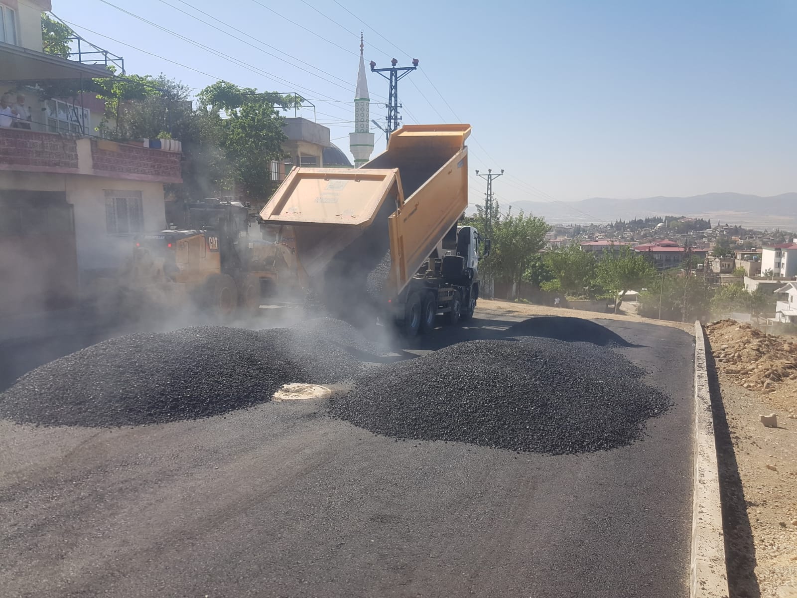 Dulkadiroğlu Belediyesi, vatandaşların yaşam kalitesini artırmak ve mahallelerin ihtiyaçlarını en