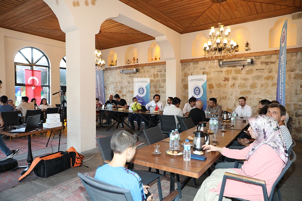 Kahramanmaraş İstiklal Üniversitesi (KİÜ), YÖK Bilim Kafe Söyleşileri kapsamında dijital