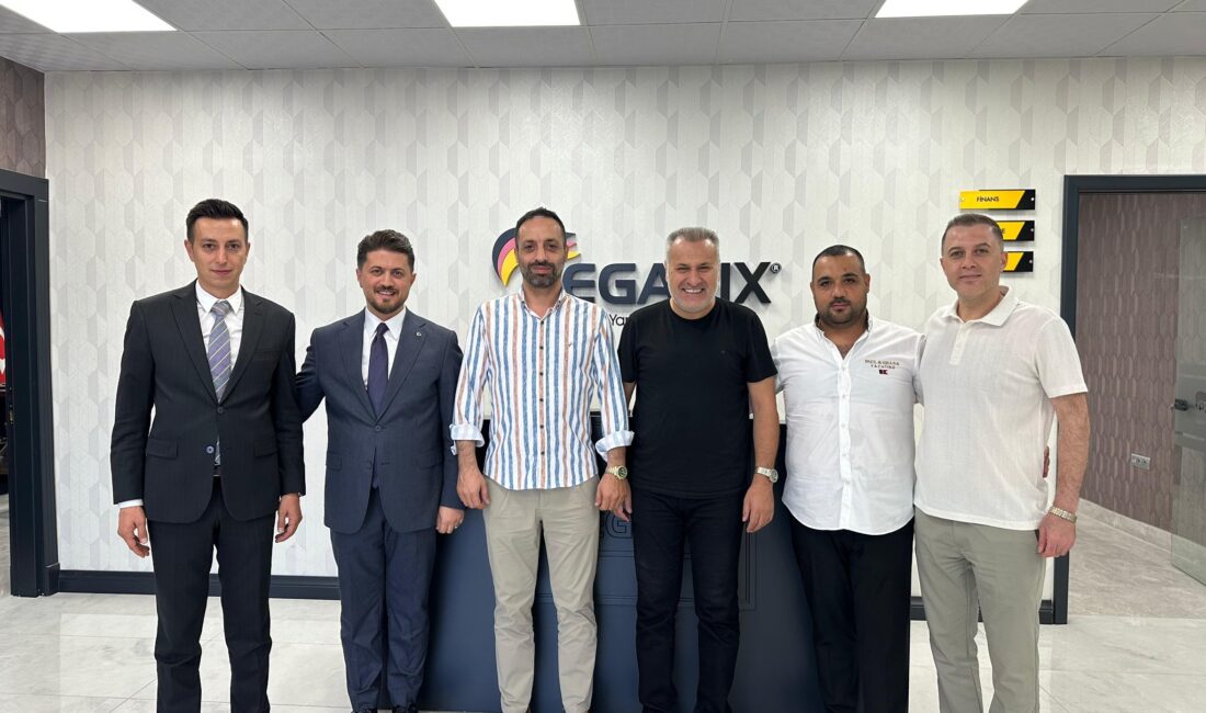 Kahramanmaraşlı iş insanı, Blueland Yönetim Kurulu Başkanı Mesut Şahinkanat, ülküdaşları